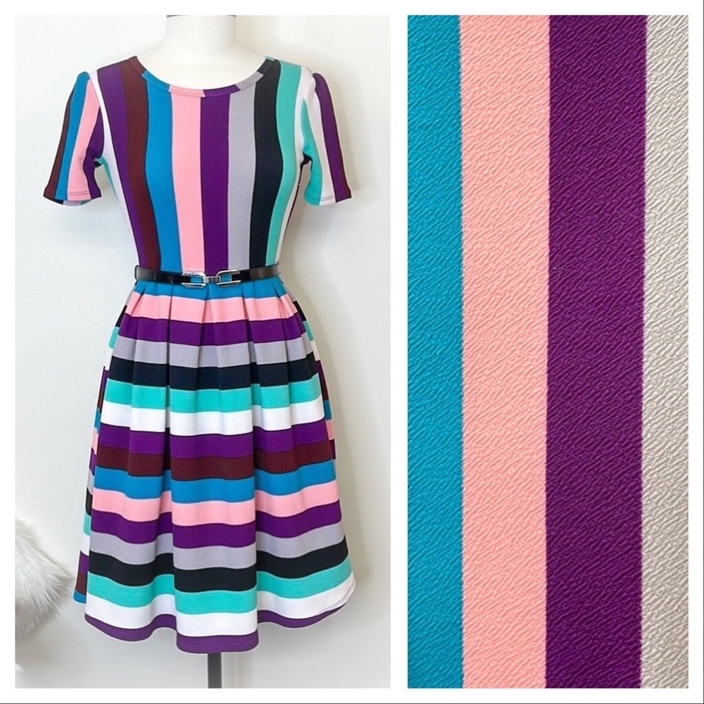 💕Beautiful Striped Fit & Flare Lularoe Amelia Dress with Pockets💕